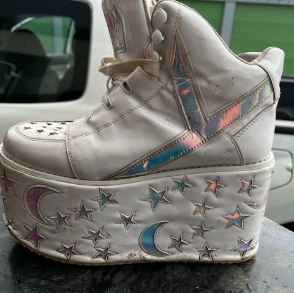 YRU PLATFORM SKY, and space Chrome SHOES